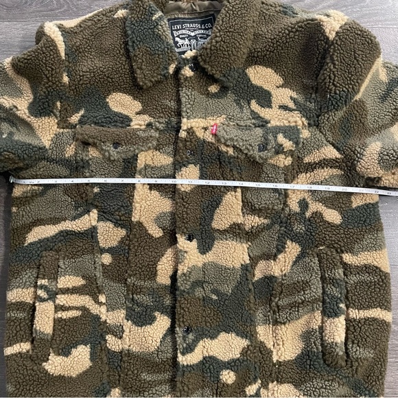 Levi Straus & Co Sherpa Camouflage Trucker Jacket - Picture 14 of 16